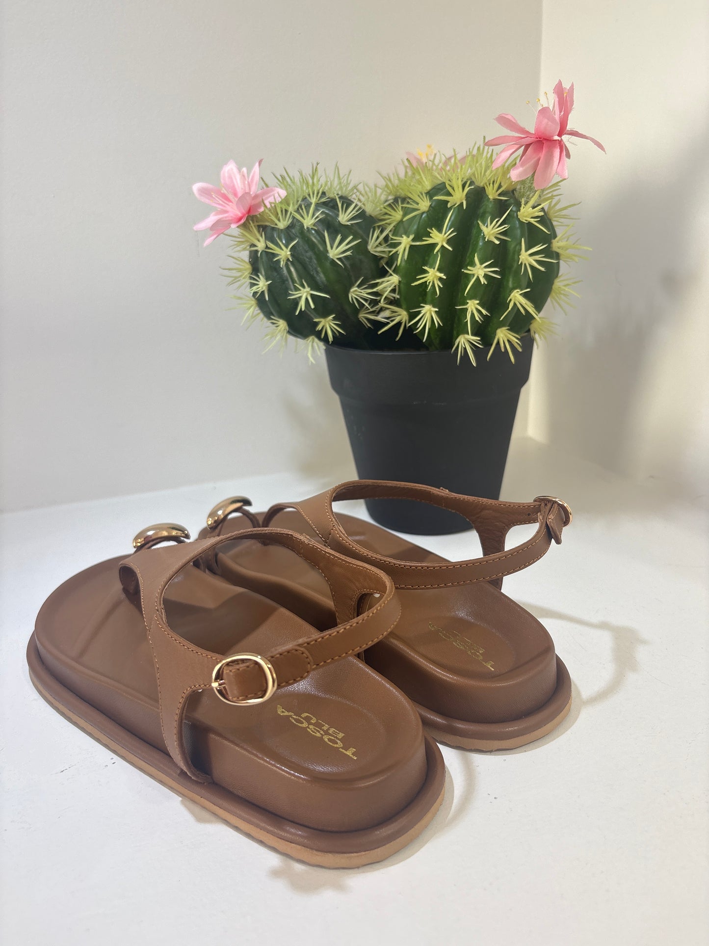 SANDALO FLAT IN PELLE BISCOTTO