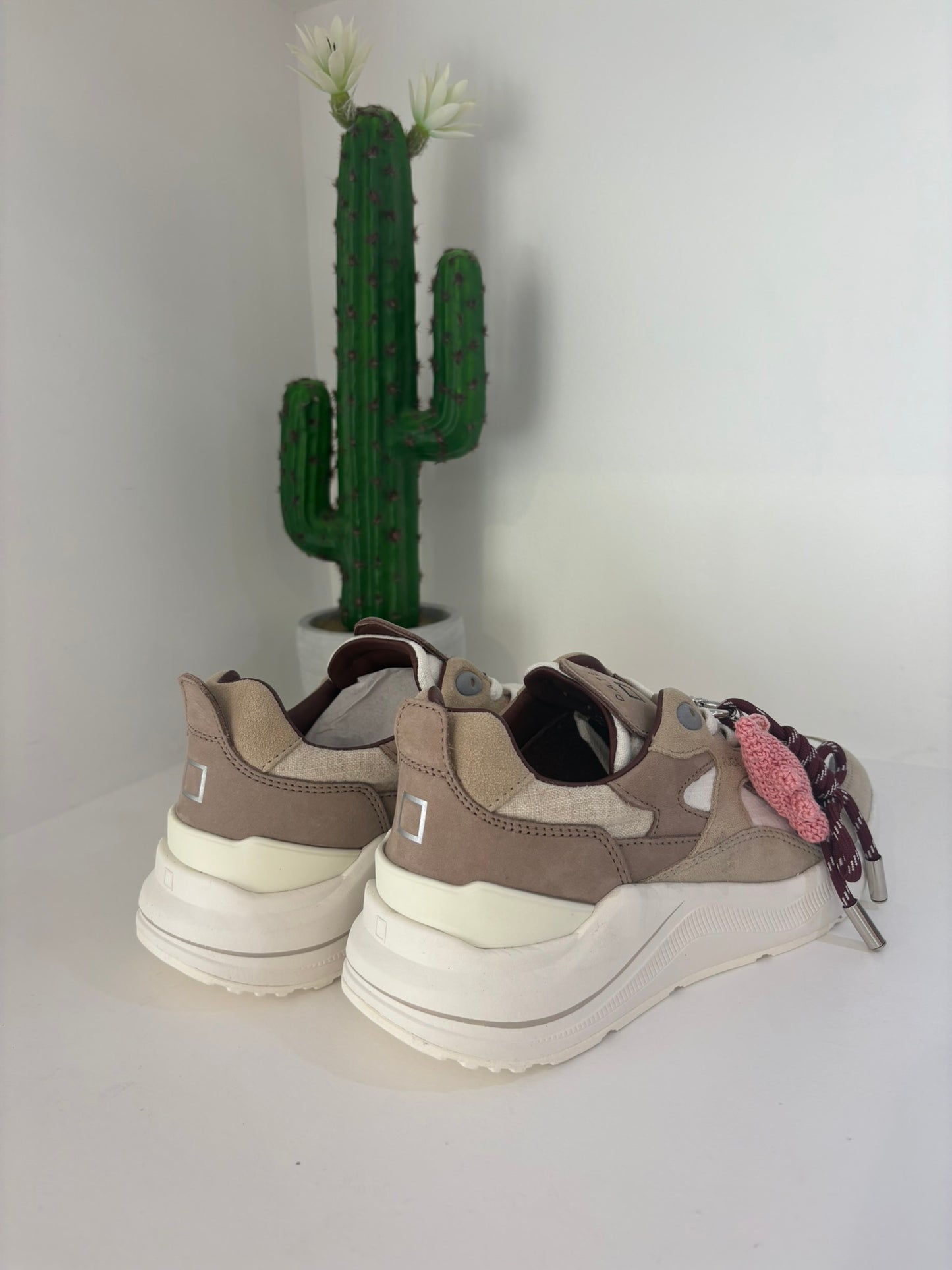 SNEAKERS DATE CON INSERTI IN CAMOSCIO BEIGE