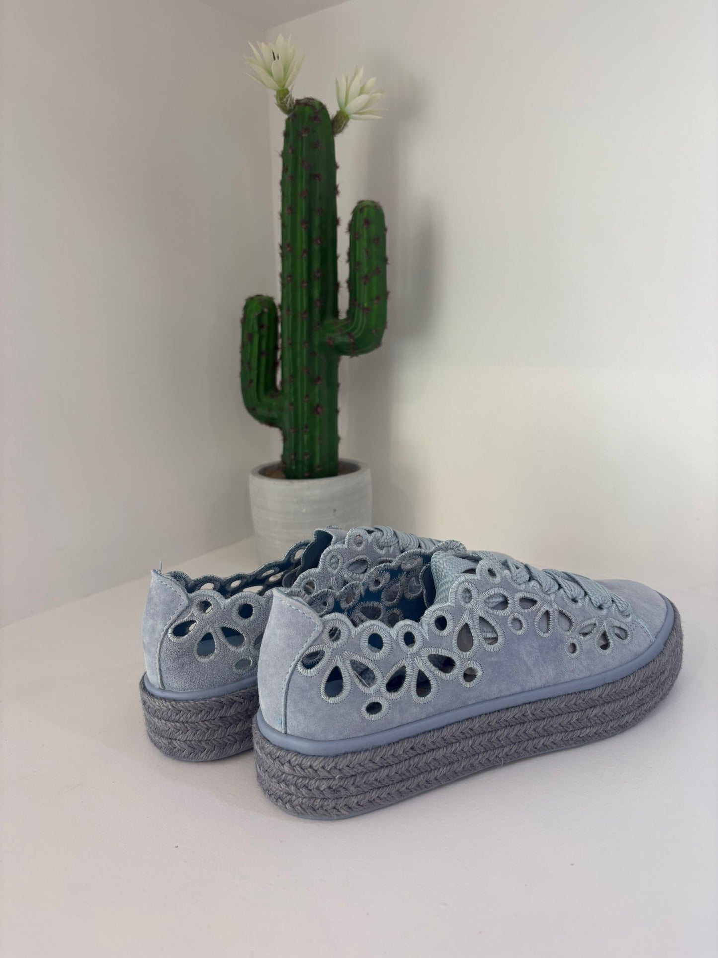 ESPADRILLAS CAFENOIR IN PELLE SCAMOSCIATA CELESTE