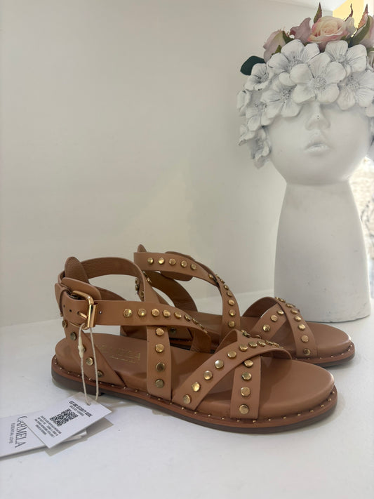 SANDALO CARMELA BORCHIE IN PELLE BEIGE